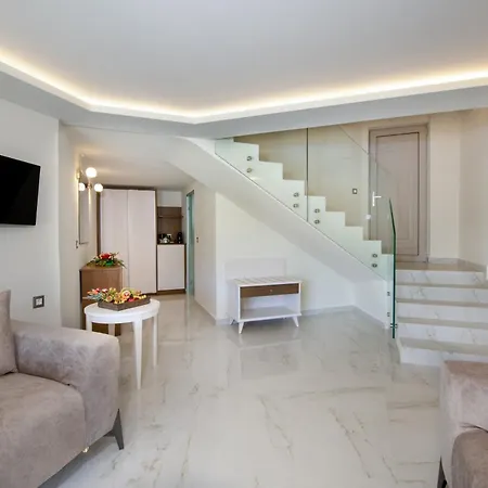 Vantaris Luxury Otel 4*