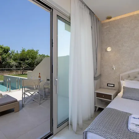 Otel Vantaris Luxury 4*